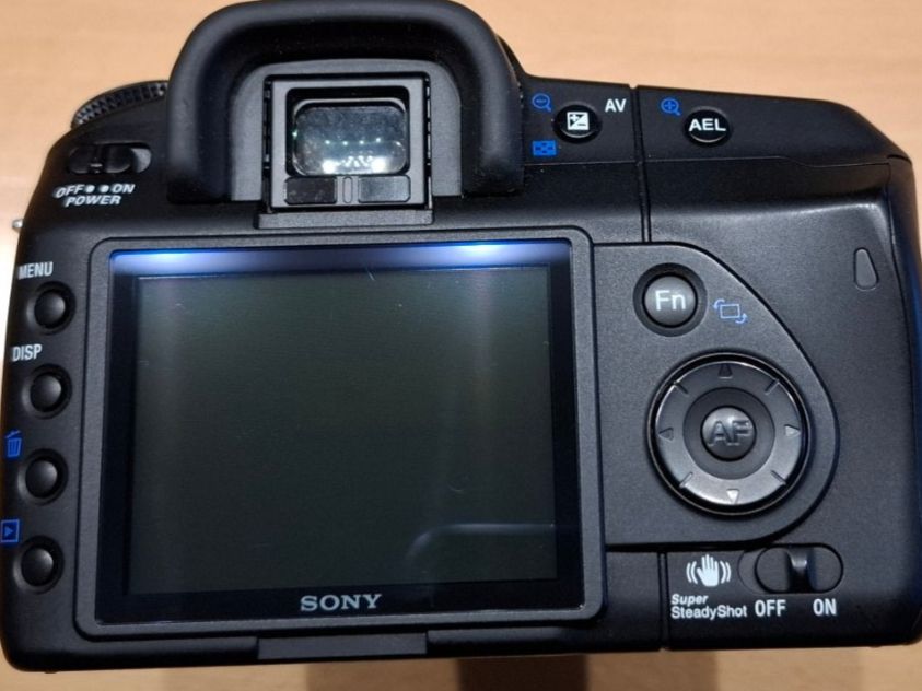 Sony Fotocamera: Sony Alpha 200 Digitalkammera mit zubehör – Usato da Ebikon venduto da Dubi1 3