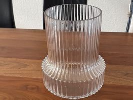 Geriffelte Glasvase im skandinavischen H25.5/D21 NP 95
