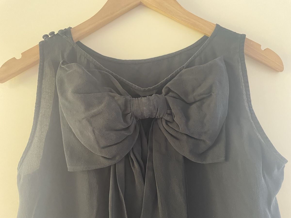 Valentino Top: Top Red Valentino nero,come nuovo! – Usato da Castel San Pietro venduto da sof_5f2g 3