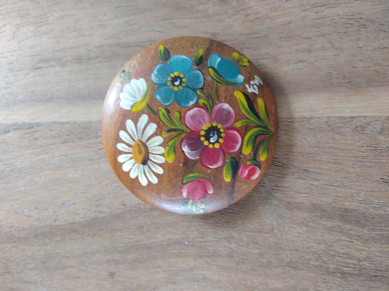 Altri gioielli: Wooden hand painted pin – Usato da Dübendorf venduto da LoRi-2026