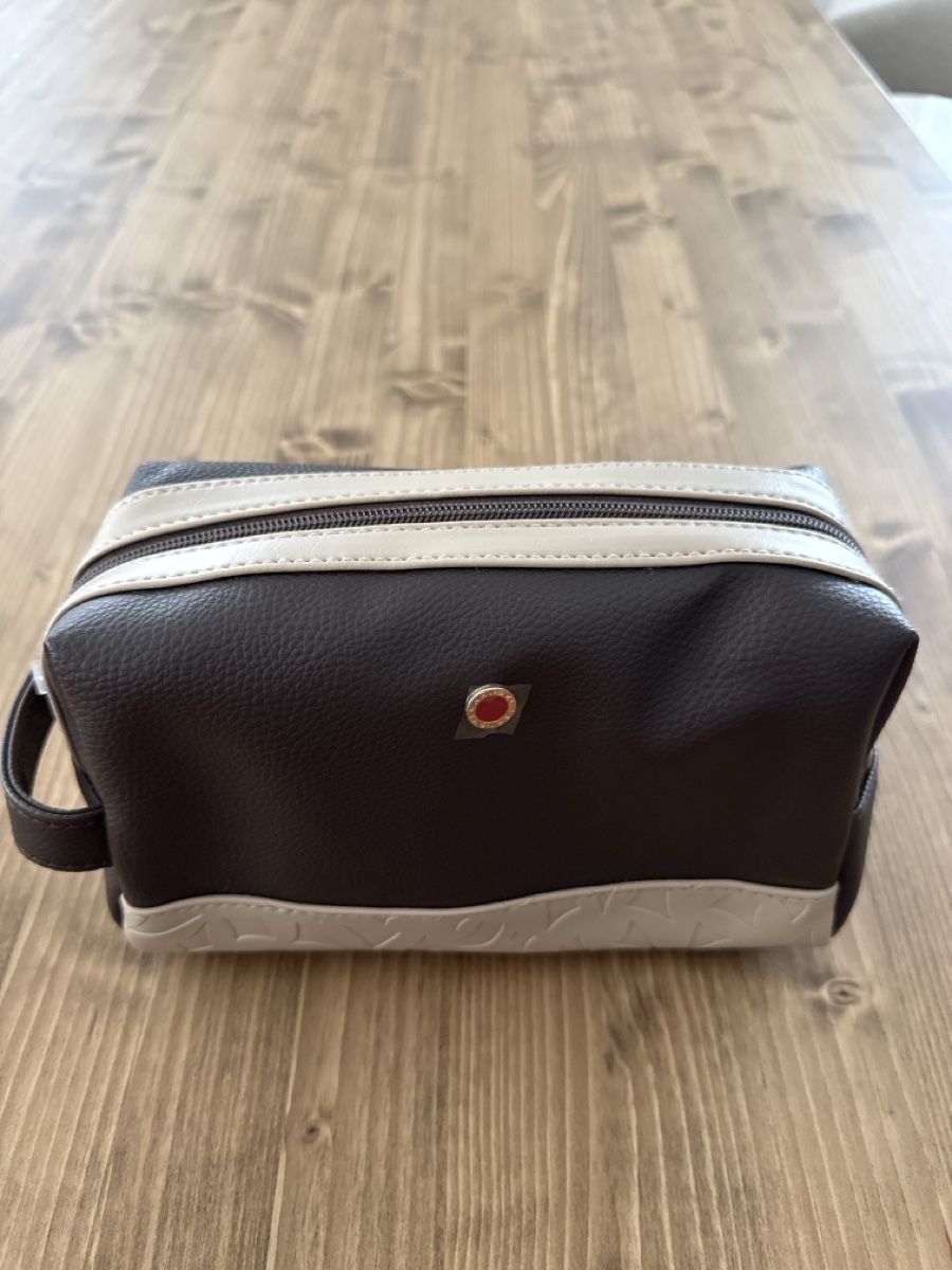 Trousses de maquillage: Bvlgari Emirates First Class Amenity Kit – Neuf avec emballage d'origine à Wettingen par Jackson21 1