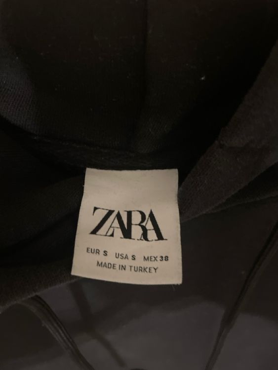 Zara Pulls & Sweat-shirts: Schwarzer ZARA Hoodie Pulli Grösse S – D'occasion à Dietlikon par nelden 1