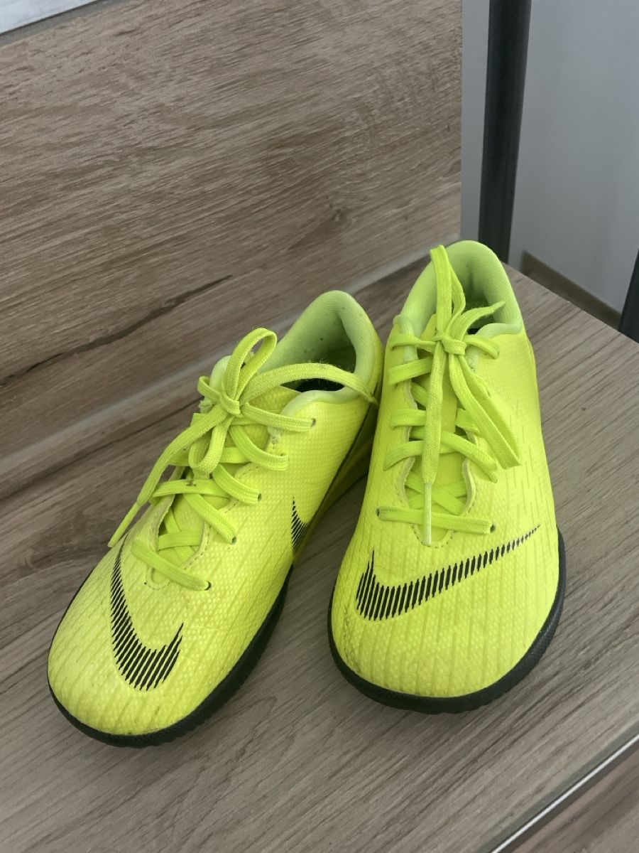 Chaussures garçon: Turnschuhe  – D'occasion à Zunzgen par RajaM