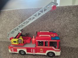 Camion pompiers Playmobil 9463 avec échelle