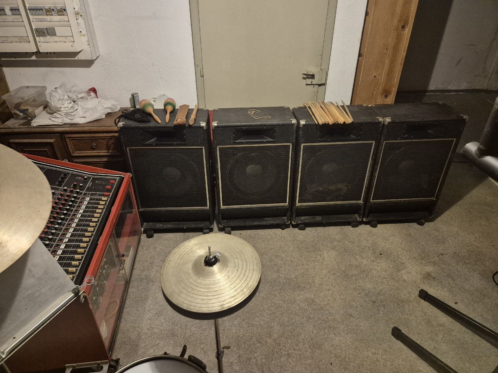 Musikinstrumente: Schlagzeug  und Boxen – Gebraucht aus Sargans von aze_kf6w 1