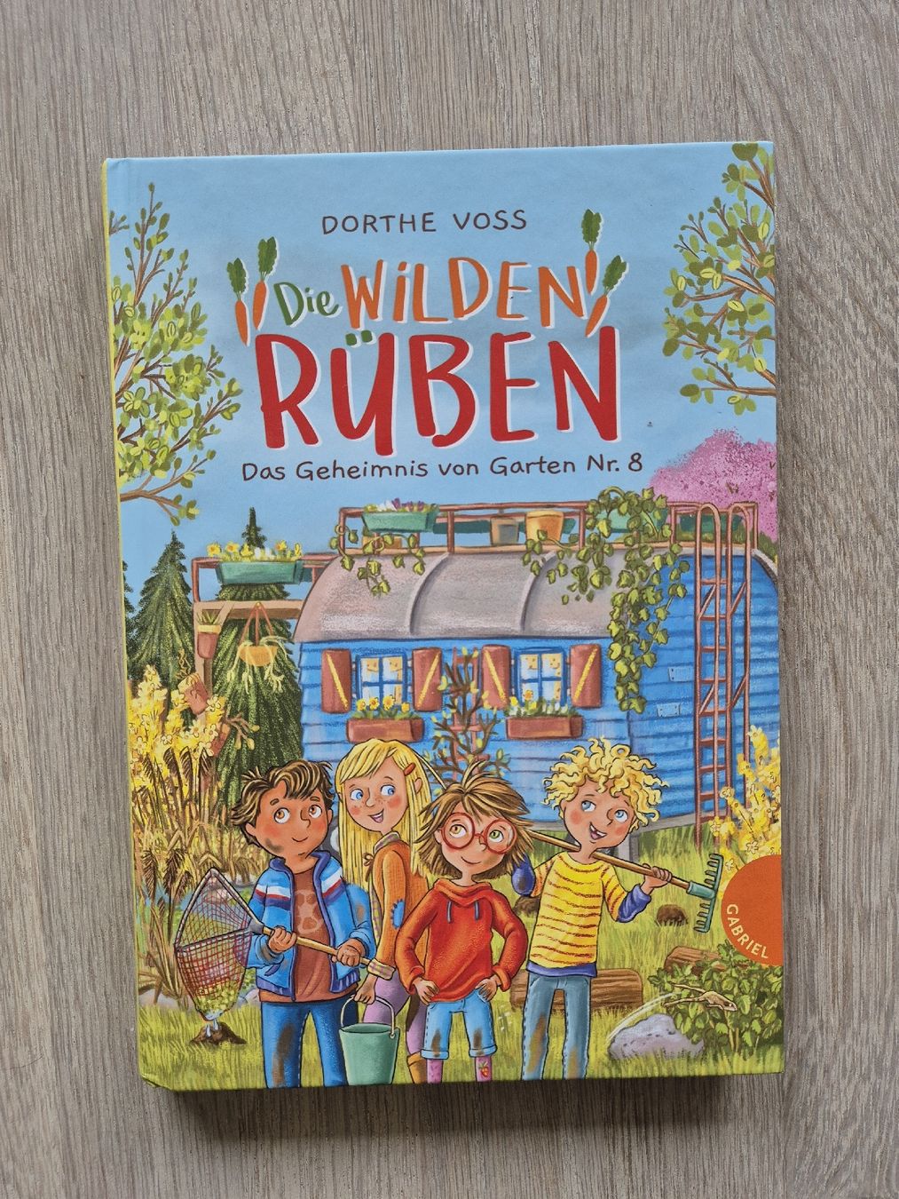 Libri: Kinderbuch Die wilden Rüben – Nuovo (secondo la descrizione) da Zizers venduto da .sternli.