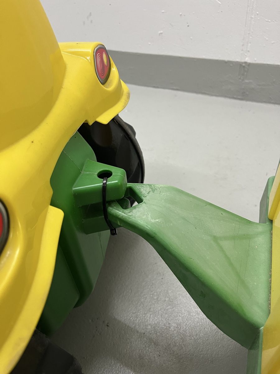 John Deere Veicoli per bambini: John Deere Kindertraktor mit Anhänger  – Usato da Münchwilen TG venduto da angim 2