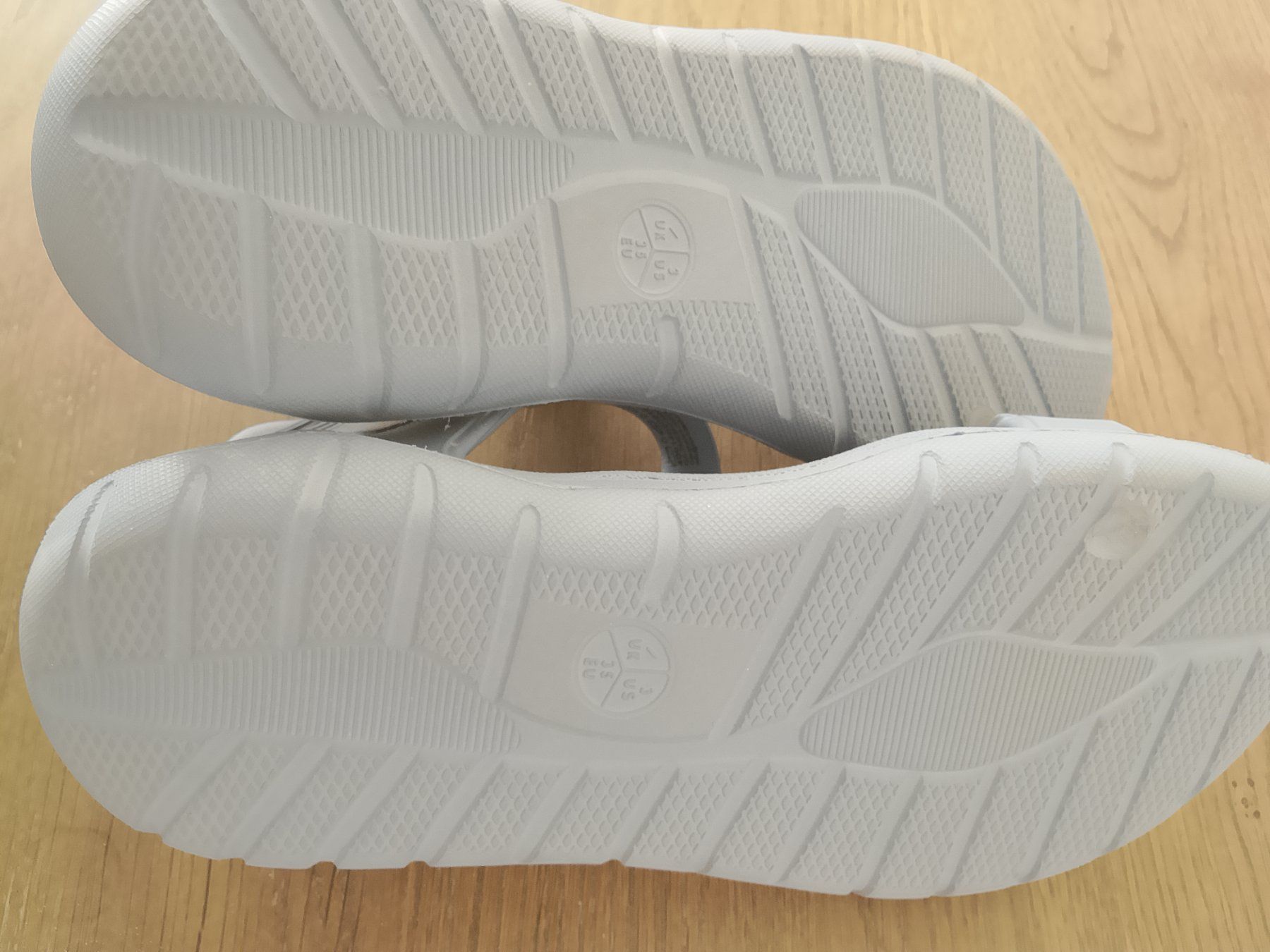 Schuhe für Jungen: Sandalen weiss Grösse 35 – Neu (gemäss Beschreibung) aus Bellikon von MellonCollieMitTwint 3