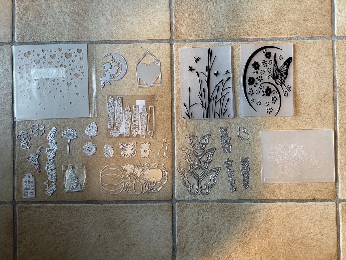 Kit bricolage: Set Stanzschablonen und Embossing Schablonen – Nuovo (secondo la descrizione) da Neuägeri venduto da mai_9nd6