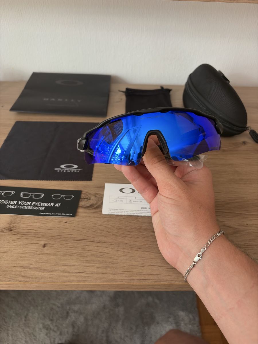 Oakley Lunettes & Verres: 2x Oakley Glasses New – Neuf avec emballage d'origine à Meyrin par silencator 1
