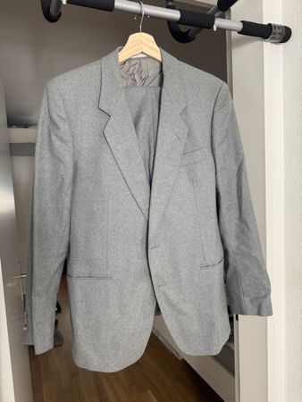 Hugo Boss Anzug, Grau, Schurwolle, guter Zustand, Grösse 26