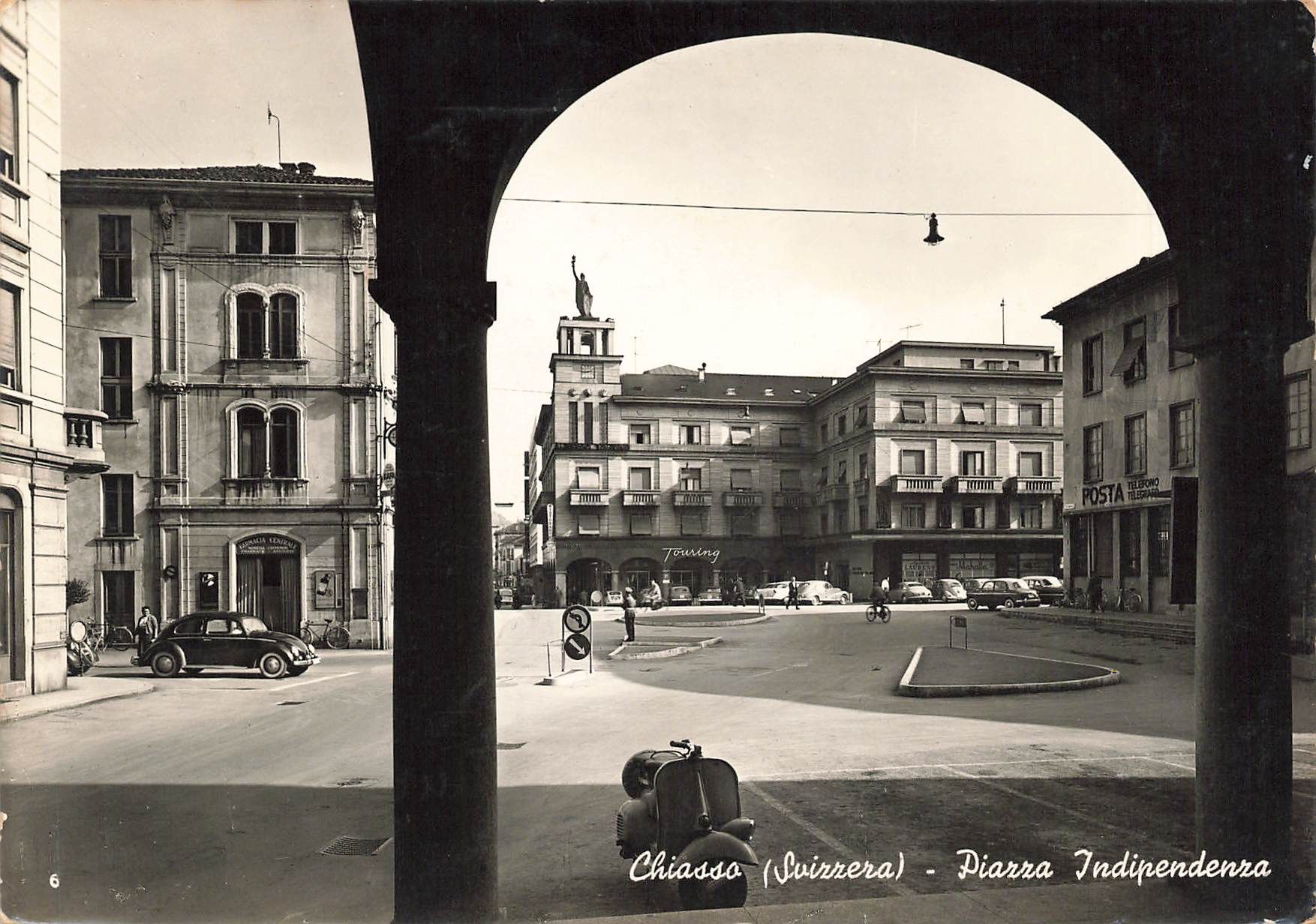 Ansichtskarten: Chiasso TI Piazza Indipendenza con auto d'epoca Oldtimer G – Gebraucht aus Biasca von Blenio71