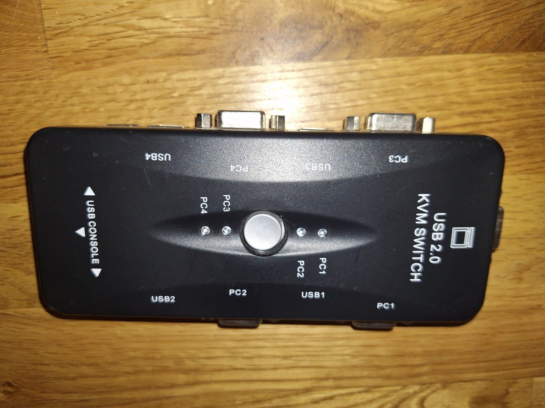 PC: 4-Port USB 2.0 KVM-Switch (Modell: KVM-41UA) – Usato da Untervaz venduto da Zollhaus1