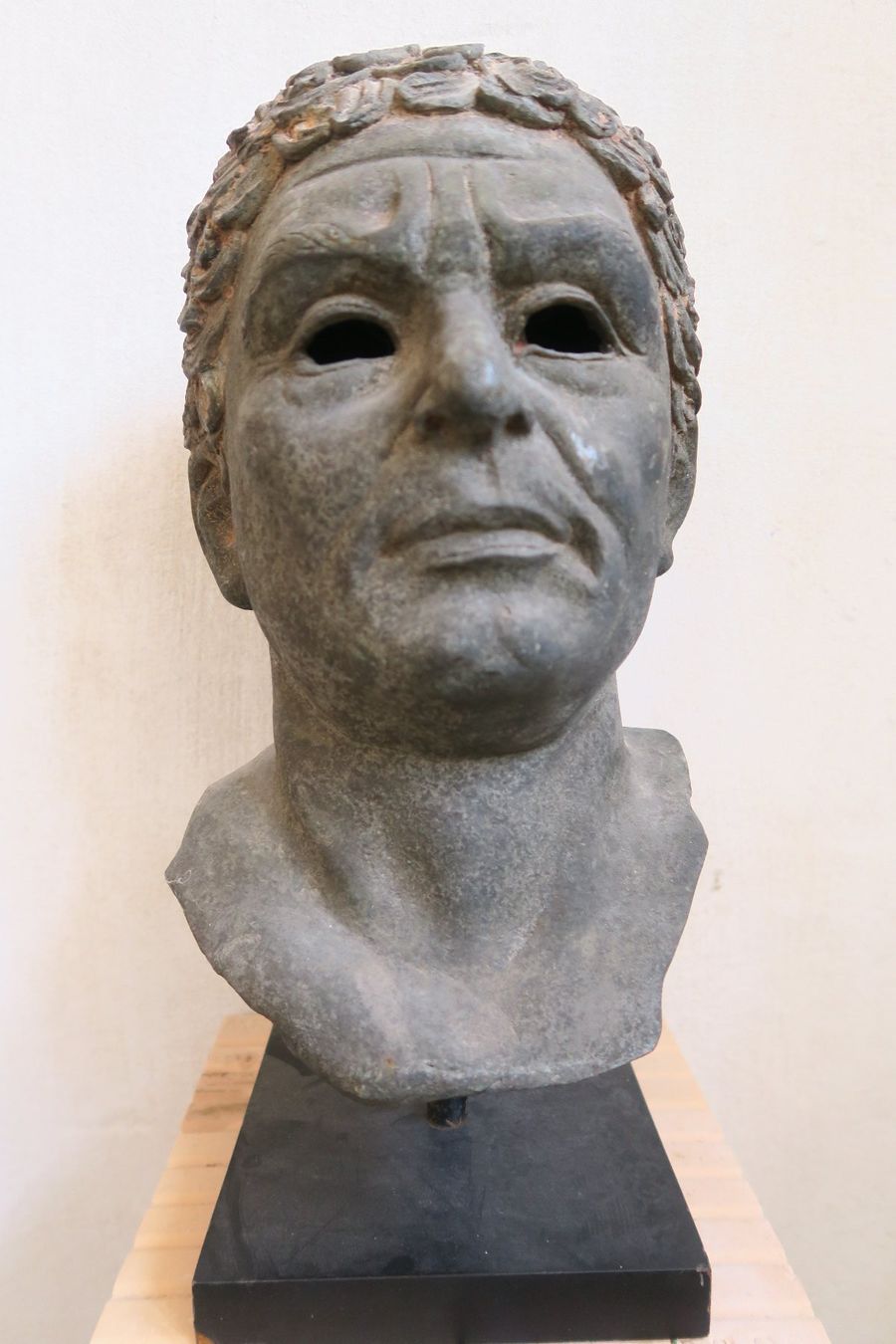Sculture & Statue: antiker Bronzekopf eines Römers 19 Jh – Usato da Wädenswil venduto da Turusukko 1