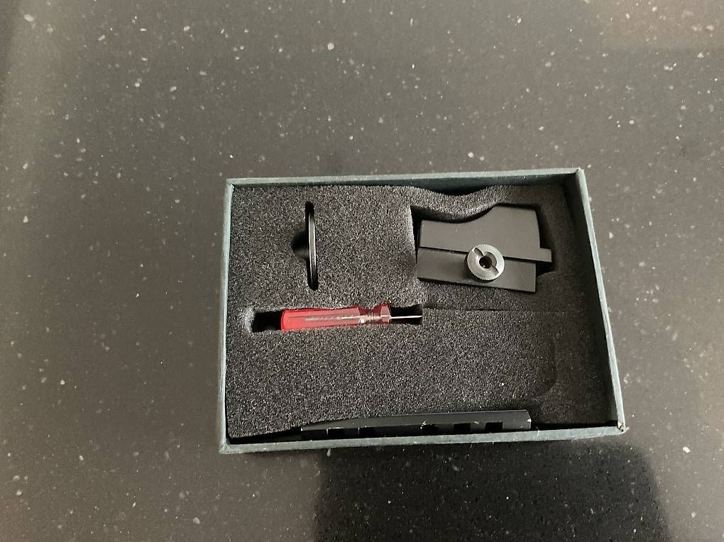 Feldstecher: SUTTER RED DOT – Neu und originalverpackt aus Airolo von Bagul 1