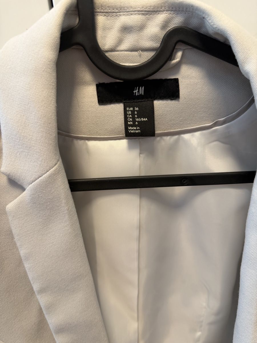 H&M Jacken: H&M Blazer, Gr. 36, beige hell grau, Top Zustand – Gebraucht aus Bassersdorf von Sandy456 3