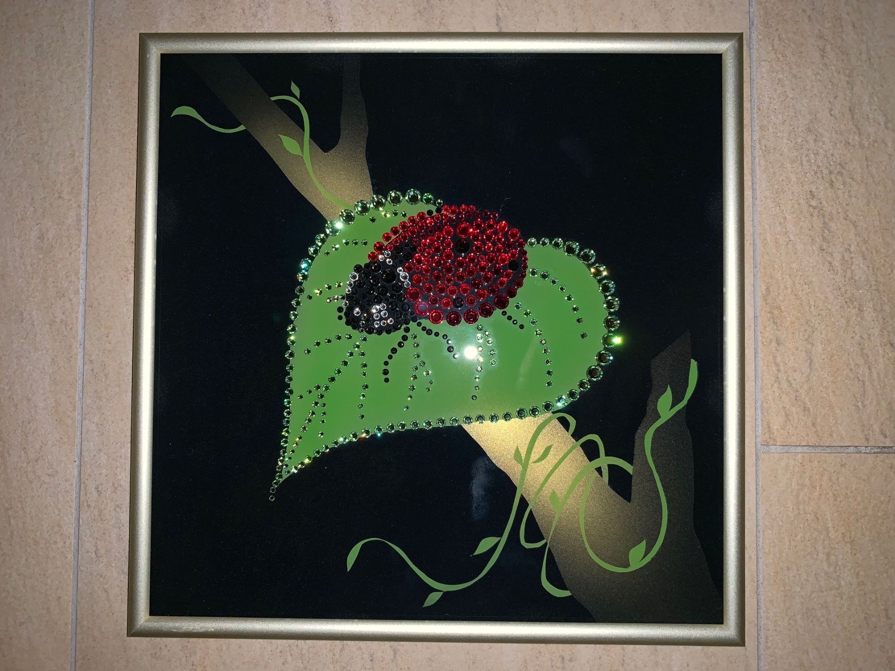 Swarovski Tutte le decorazioni: Tableau avec cristaux de Swarovski "Coccinelle" – Nuovo (secondo la descrizione) da St-Gingolph venduto da GoldenKeys