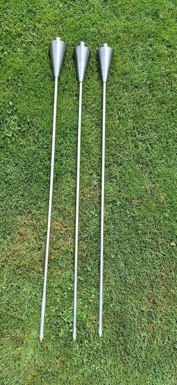 Altro in Decorazioni & Accessori: 3 Gartenfackeln Metall, Deckel mit Kette – Usato da Hinwil venduto da Rado56