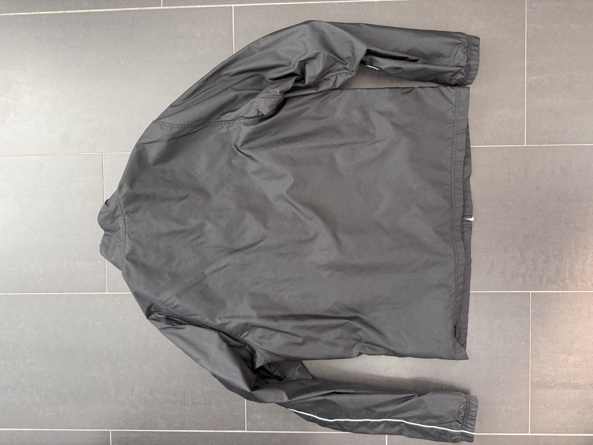 Nike Giacche: Nike Trainingsjacke L – Usato da Adliswil venduto da misdemeanor2 1
