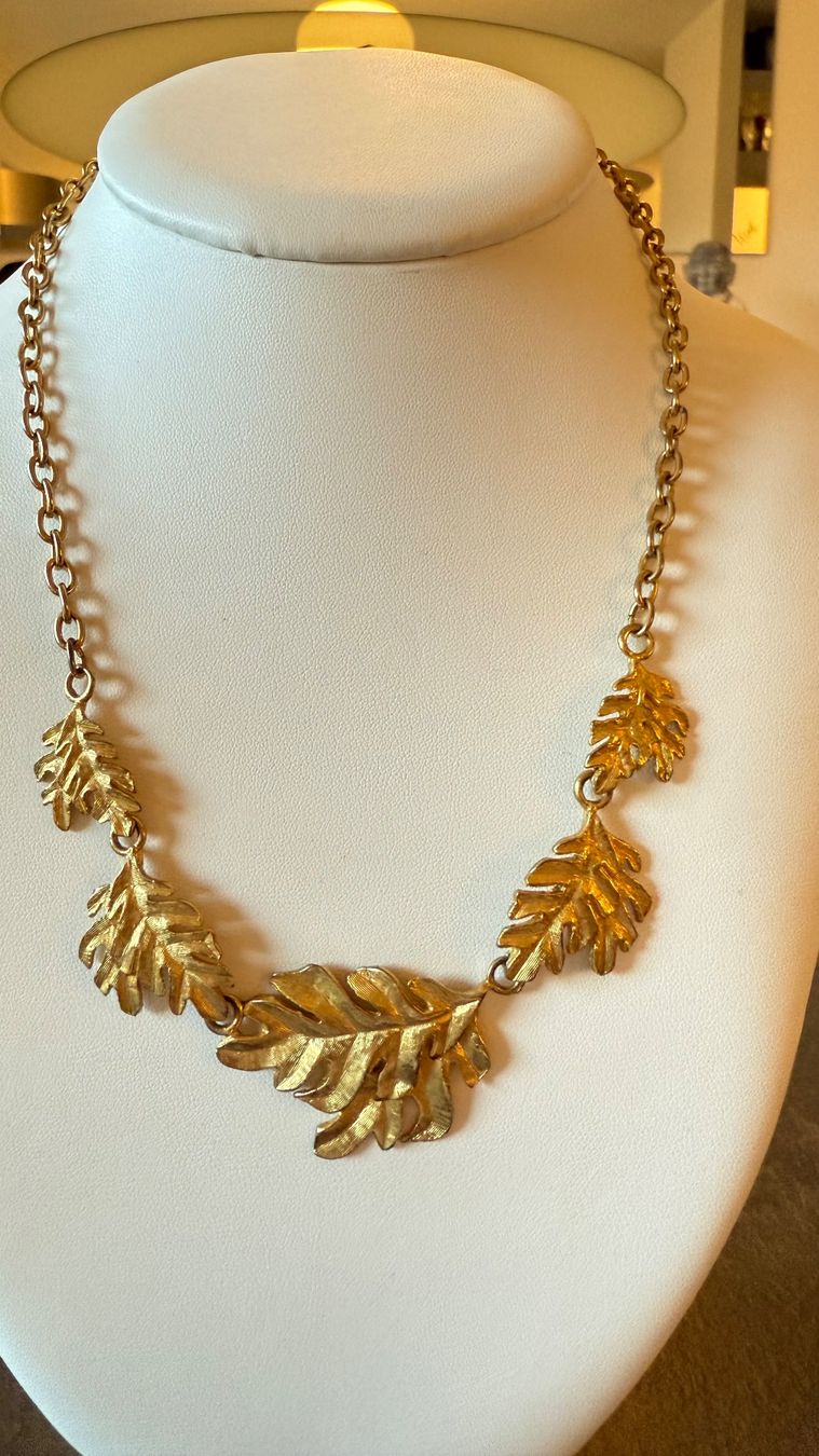 Catenine: Collier doré feuilles de chêne – Usato da Nyon venduto da stylevintage79