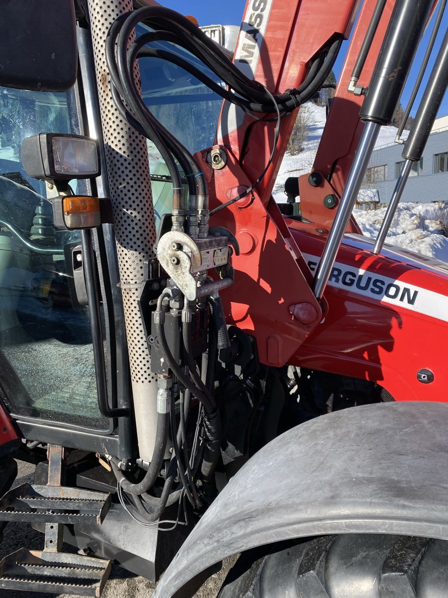 Massey Ferguson Trattori: Massey Ferguson 5445 – Usato da Wädenswil venduto da Grischabarth 4