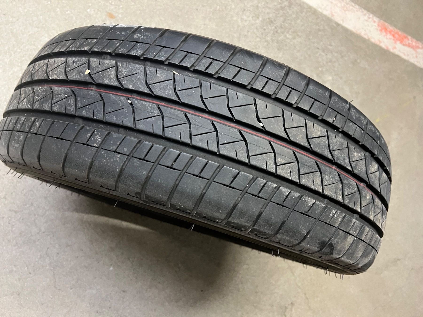 Bridgestone Pneus & Kompletträder: 4 Sommerpneu Bridgestone 215/60 17C – Gebraucht aus Bellach von jan_5xtg 2