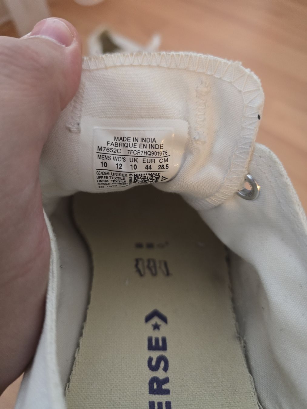 Converse Herrenschuhe: Baskets Converse Chuck Taylor All Star blanches taille 44 – Gebraucht aus Studen BE von sainti02 1