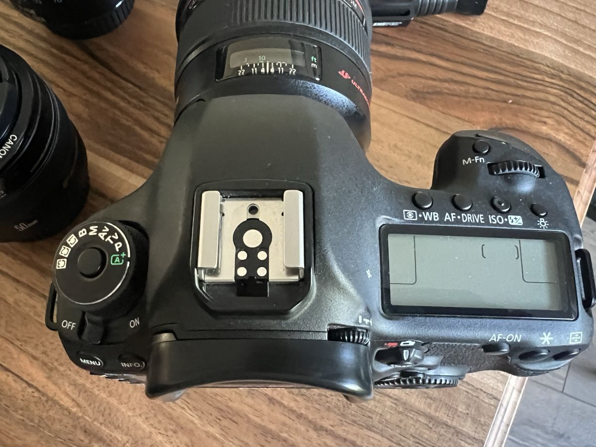 Canon Kamera: Canon EOS 5D Mark III mit 3 Objektiven und Tasche – Gebraucht aus Winterthur von palisander84 2