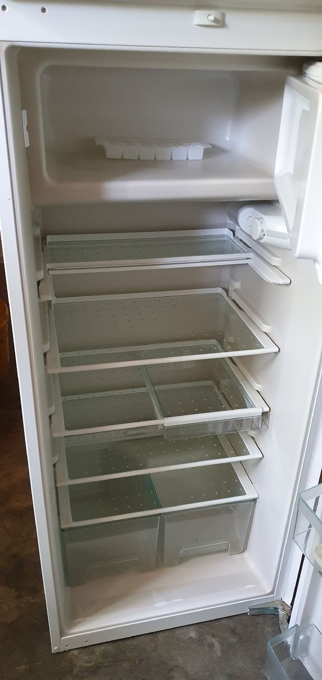 Siemens Réfrigérateurs: Siemens Einbaukühlschrank – D'occasion à Oberönz par bar_yqq5 1