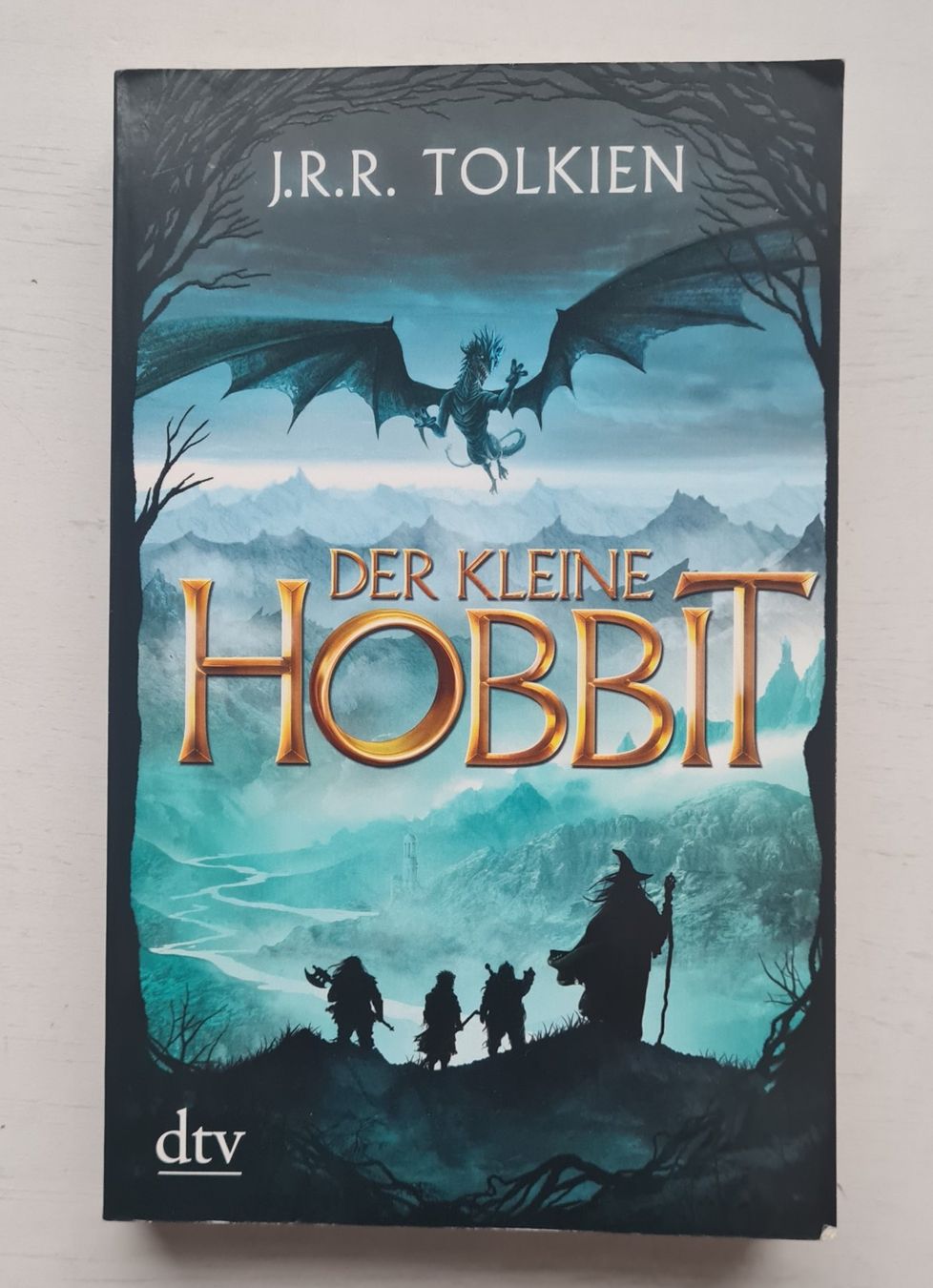Bücher: Der kleine Hobbit     J.R.R. Tolkien – Gebraucht aus Niederweningen von