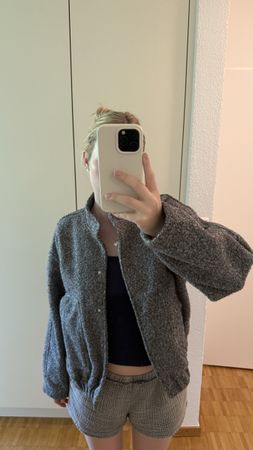 Damen Jacke grau Grösse S neuwertig