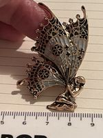 Jolie Broche fée papillon gravée neuve