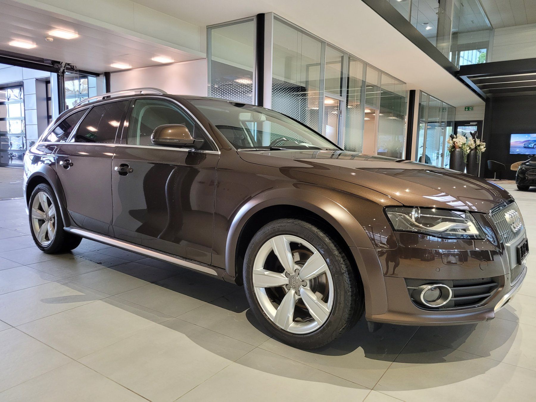 Audi Automobili: Audi A4 Allroad 2.0 TDI – Usato da St. Gallen venduto da HirschAutomobileAG 8