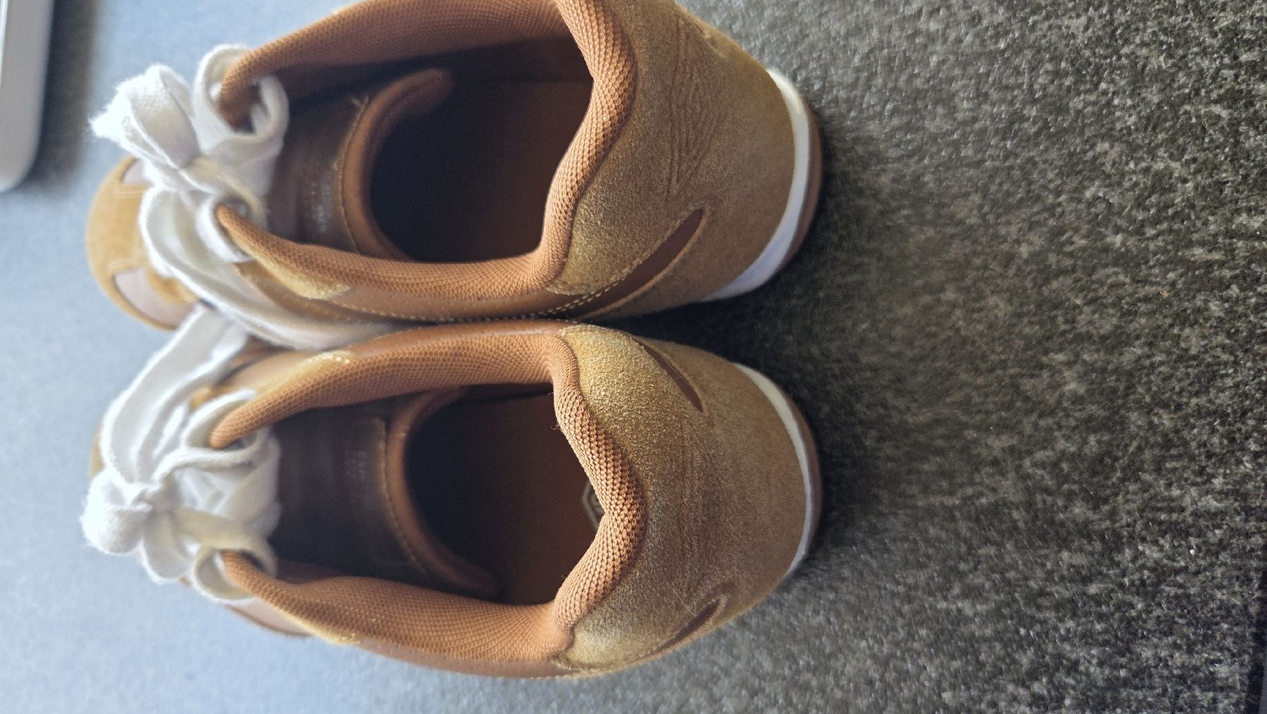 Scarpe da uomo: UMBRO sneakers  – Usato da Le Pâquier-Montbarry venduto da Gruyere77 1