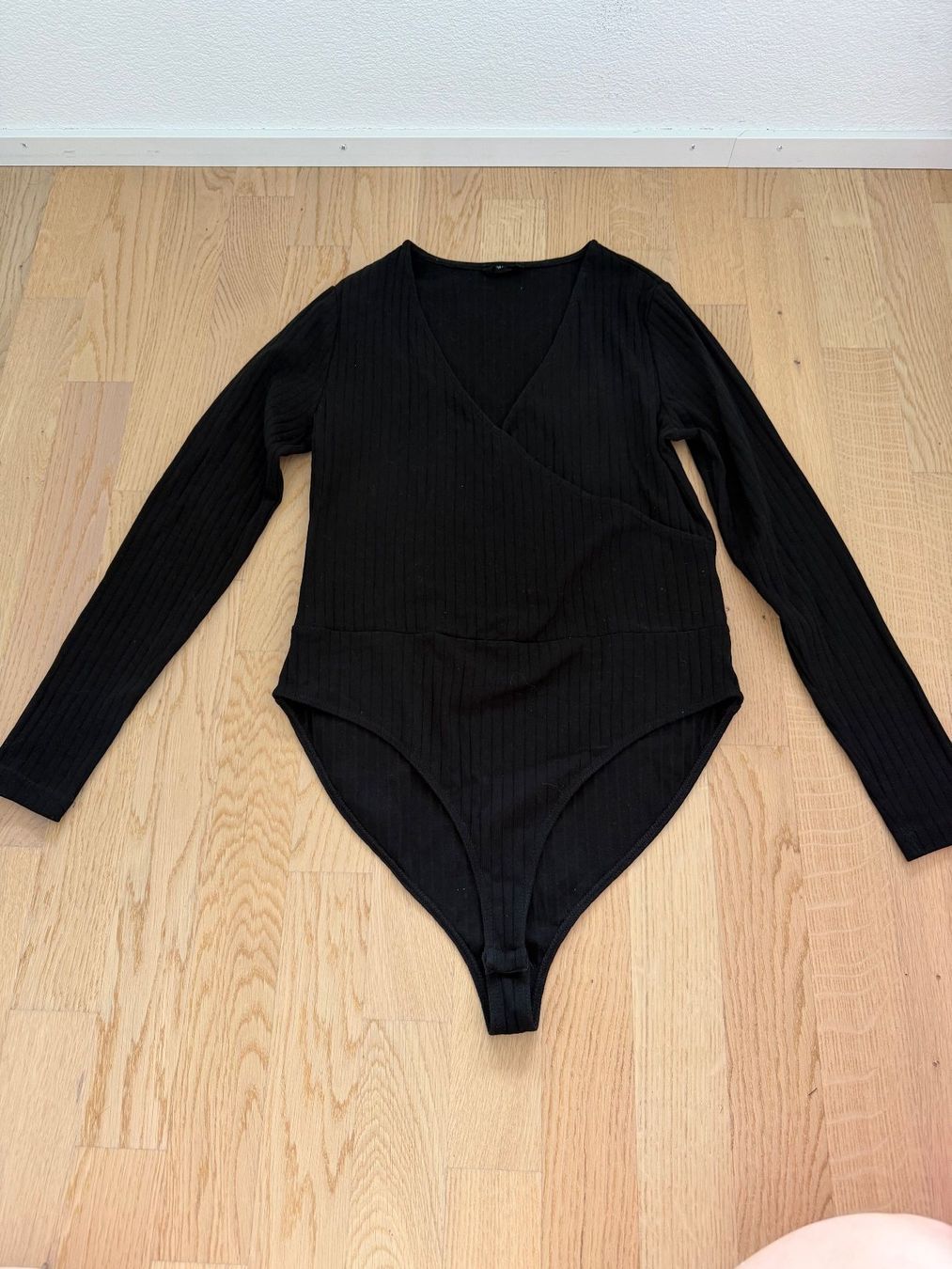 Tops: SCHWARZER LANGARM-BODY – D'occasion à Liestal par sla.kova 1