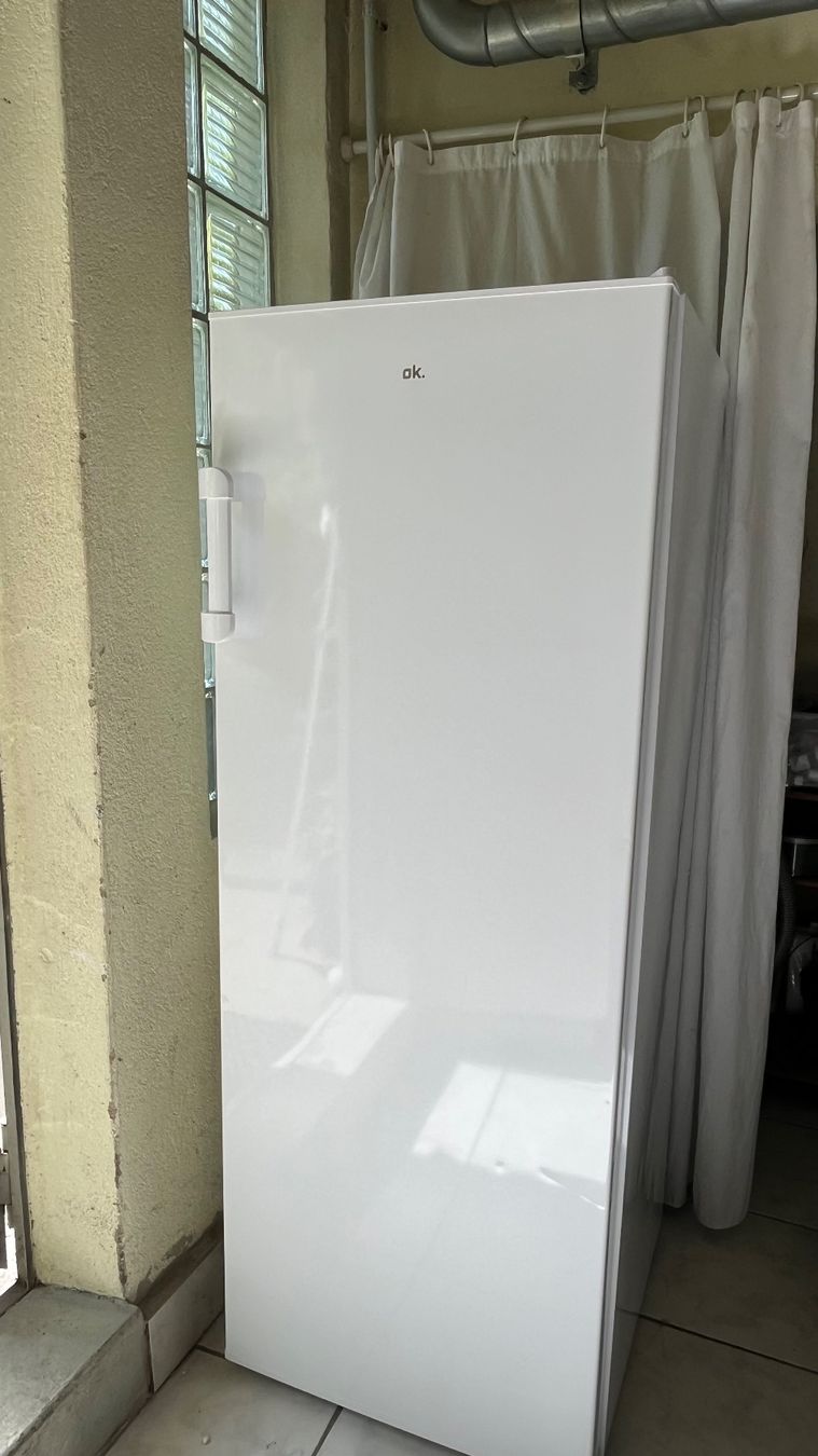 Congelatori: Freistehender Gefrierschank 175l - 2 Fächer + 4 Schubladen – Usato da Zürich venduto da Garlicpress