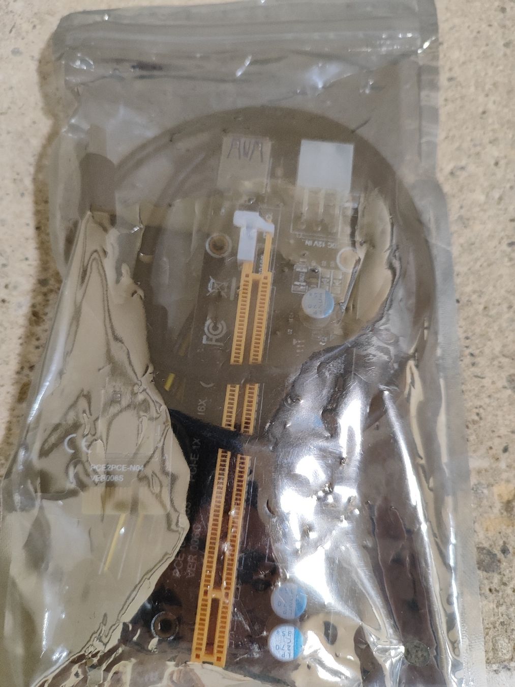 Laufwerke & Adapter: PCIe Riser Card  – Neu (gemäss Beschreibung) aus Mülligen von vagos85