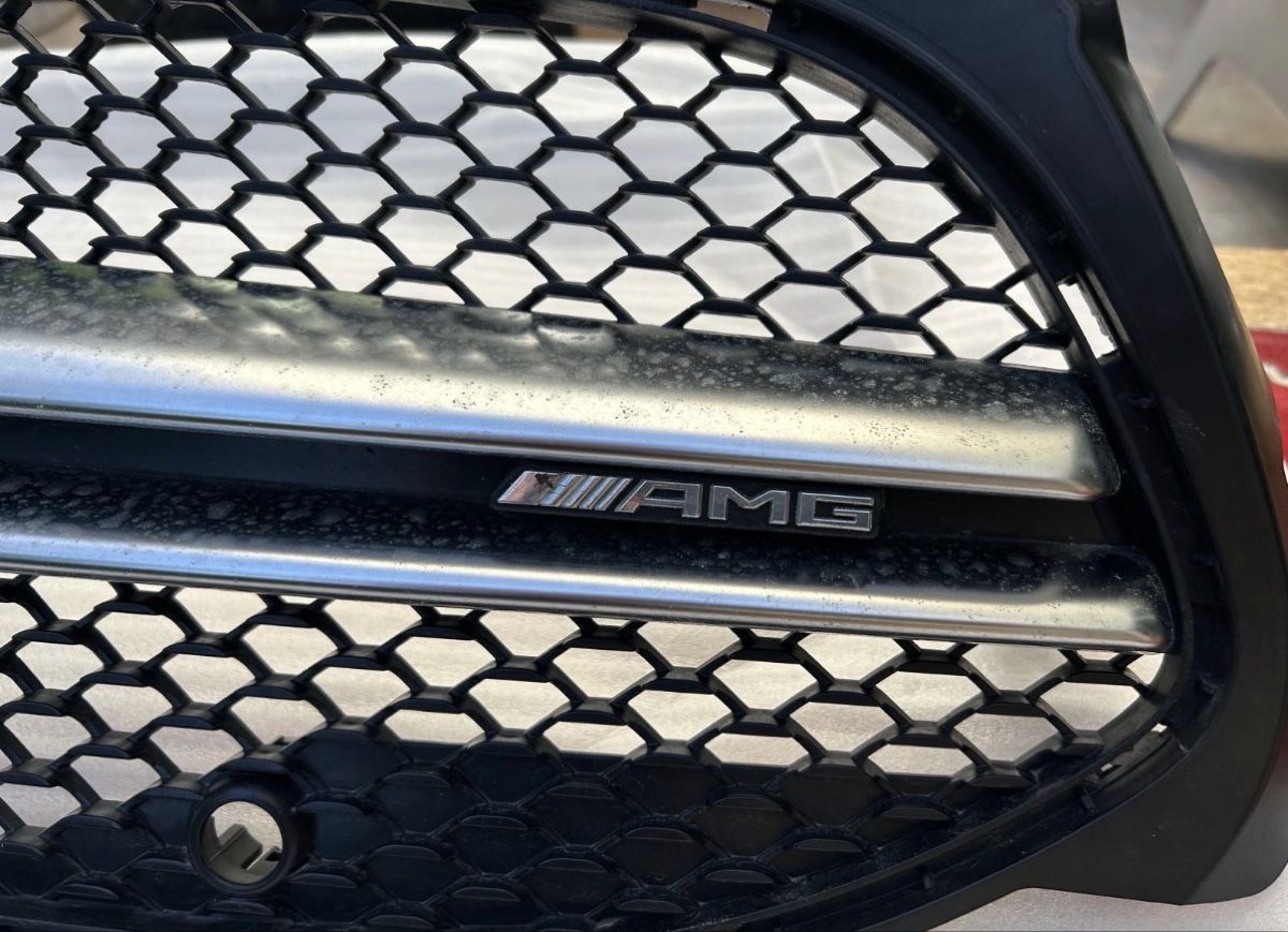 Mercedes-Benz Tutti pezzi di ricambio auto: Grille A35 AMG W177 – Usato da Genève venduto da asi_r7hk 1