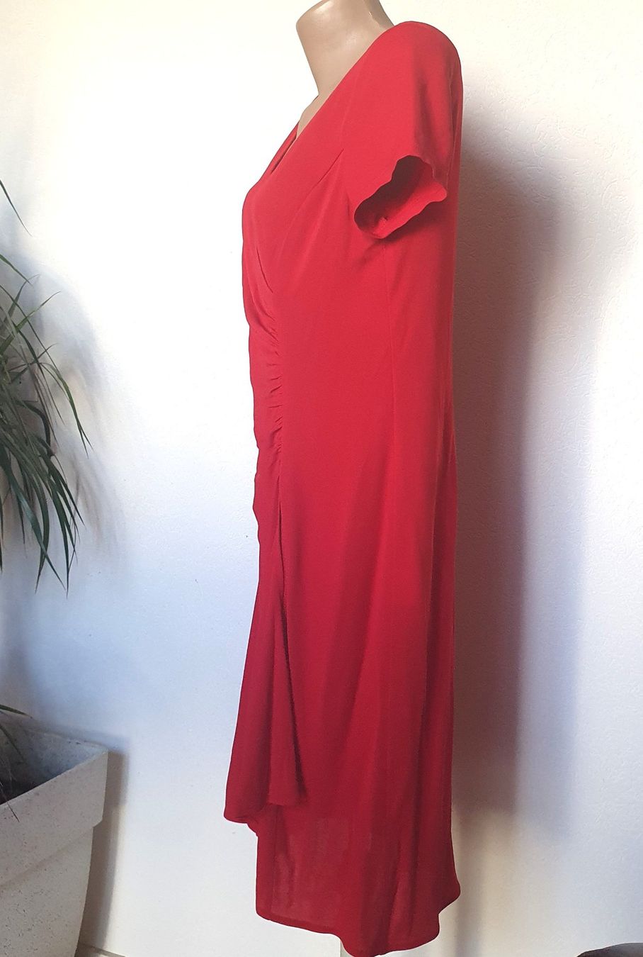 Madeleine Kleider: Élégante Robe Rouge MADELEINE – Coupe Drapée - Taille 38 – Gebraucht aus boudry von Let_20 1