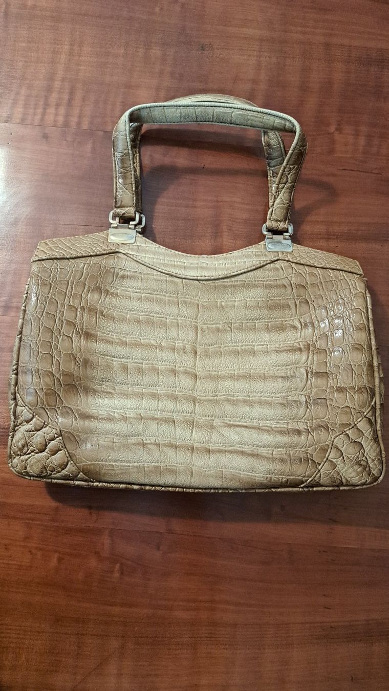 Sacs femmes: Handtasche, ev. aus Schlange – D'occasion à Langenthal par T.L.