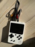 Gameboy mit 400 Spielen mit Anschluss an TV