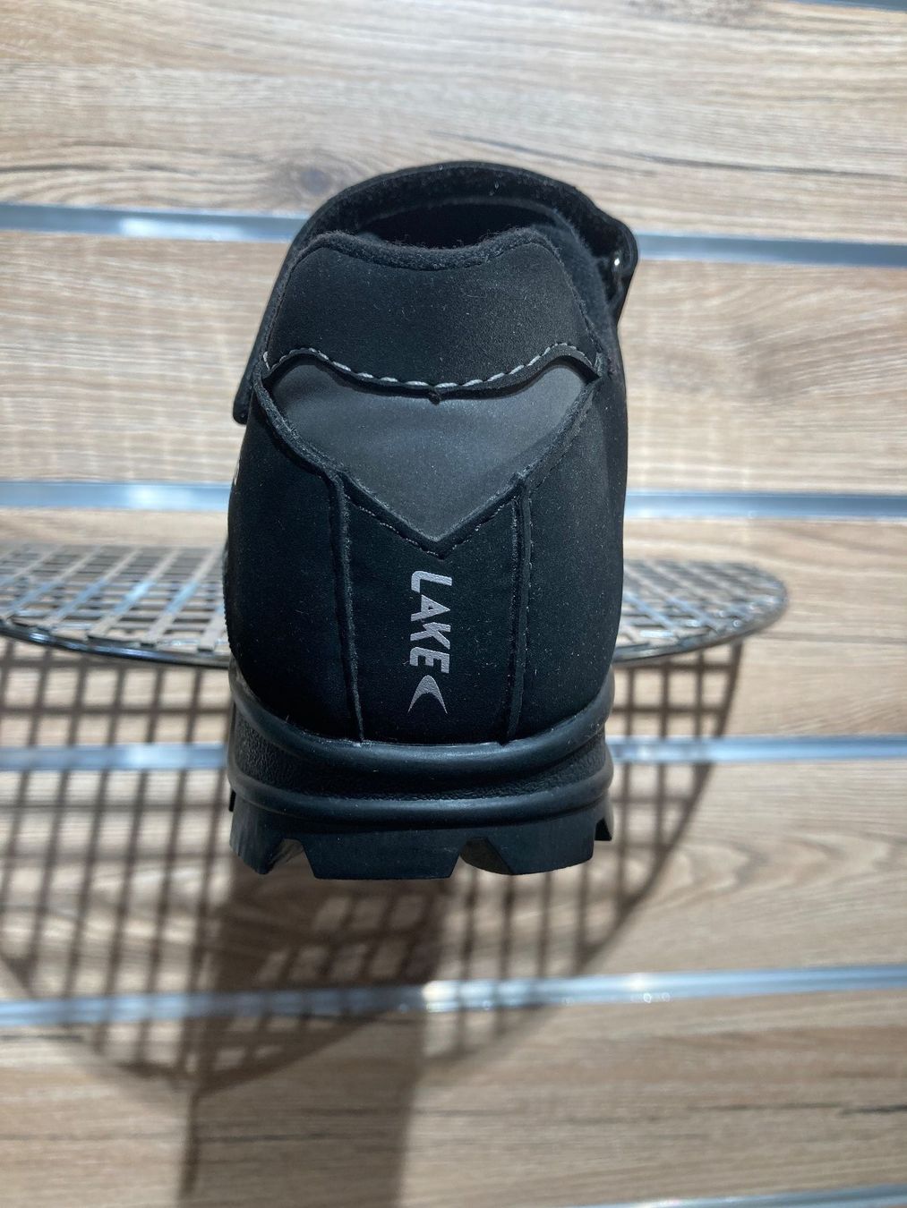 Damenschuhe: Lake MX80 Black/Silver Gr.38 – Neu (gemäss Beschreibung) aus Lauterbrunnen von Imboden-Bike 2