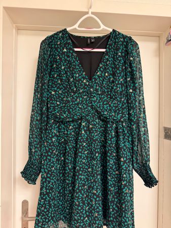 Vero Moda Kleid, Grösse M, Grün/Schwarz - Herbst Look!