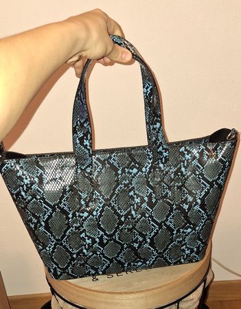 Borsa a mano Carpisa stampa pitone blu nuovo con cartellino.