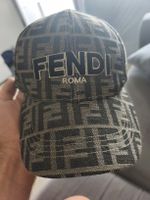 casquette fendi