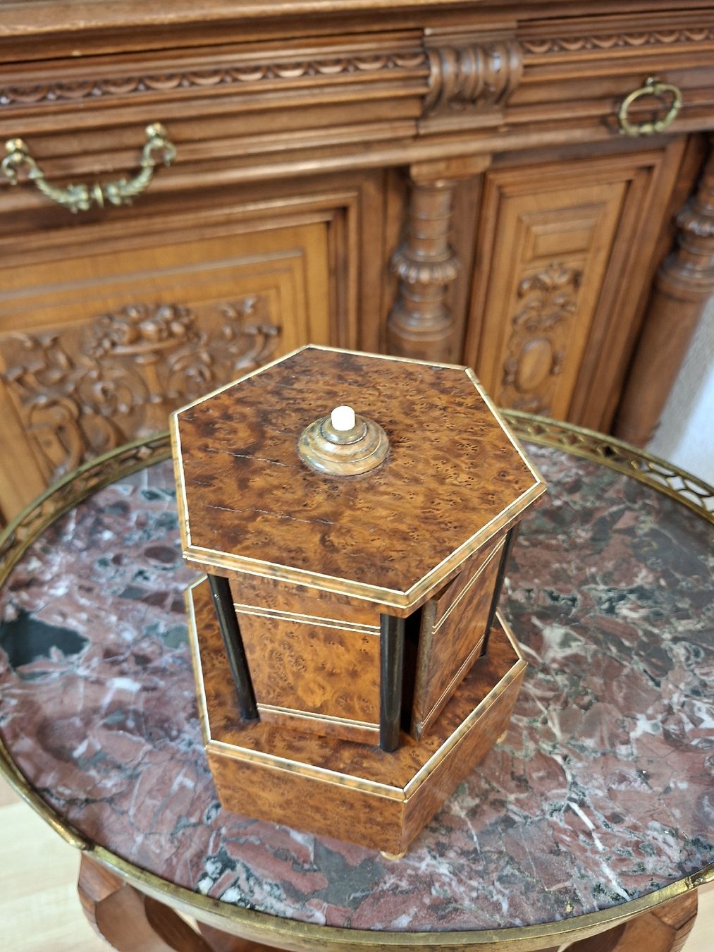 Carillon:  Antike Musikdose Zigarettenspender Holz Karussell – Usato da Steffisburg venduto da ZeitReise_ 4