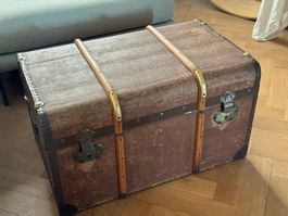 Malle vintage marron, 50x80cm, h. 45cm + caissons intérieurs