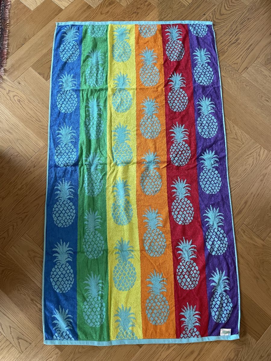 Serviettes de bain: Rainbow Pineapple Beach Towel – D'occasion à Zürich par cel_8yfx 3