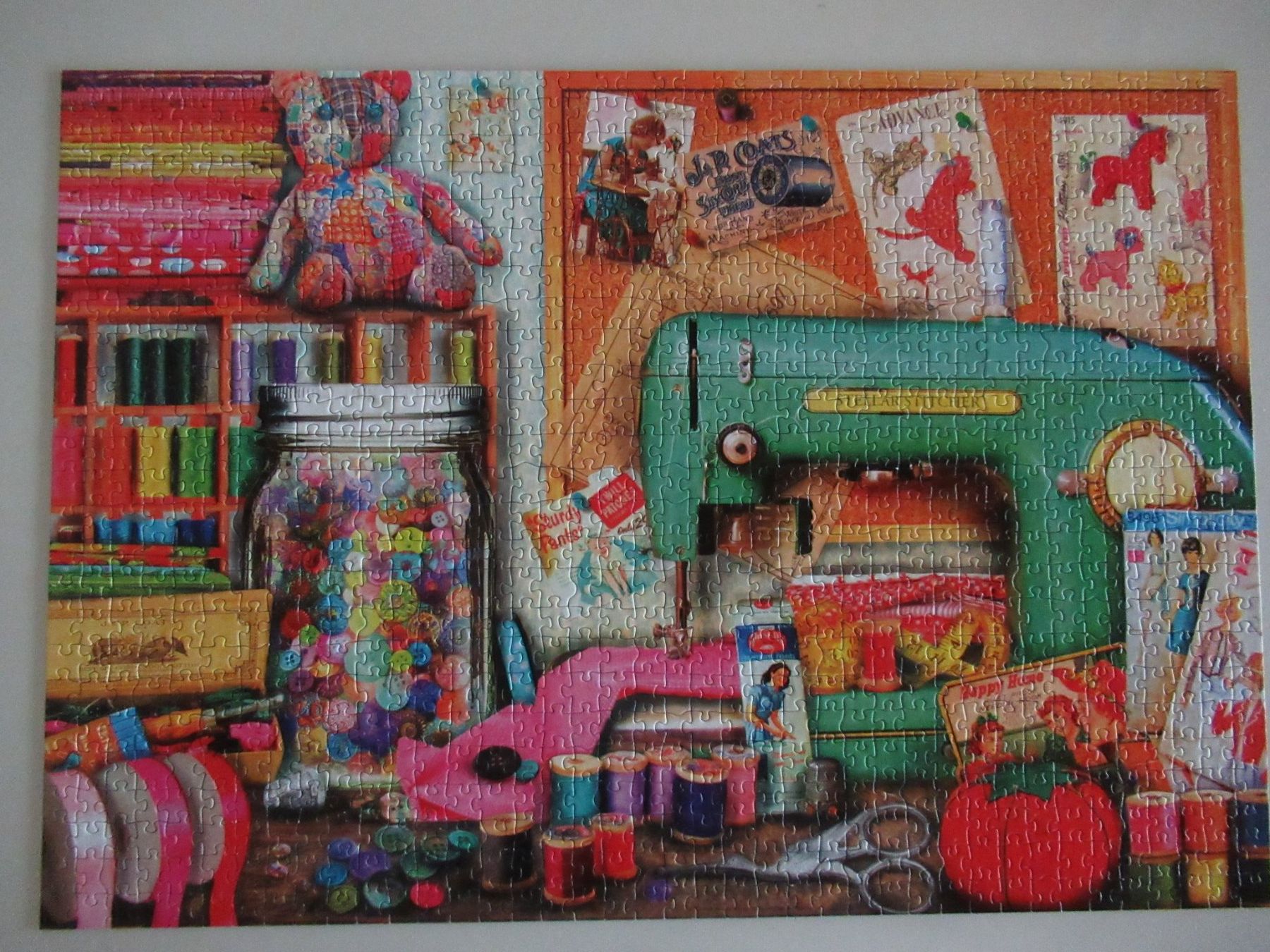 Educa Puzzle: Educa Puzzle 1000 Teile Sewing Corner komplett – Usato da Trimbach venduto da donlyn 2