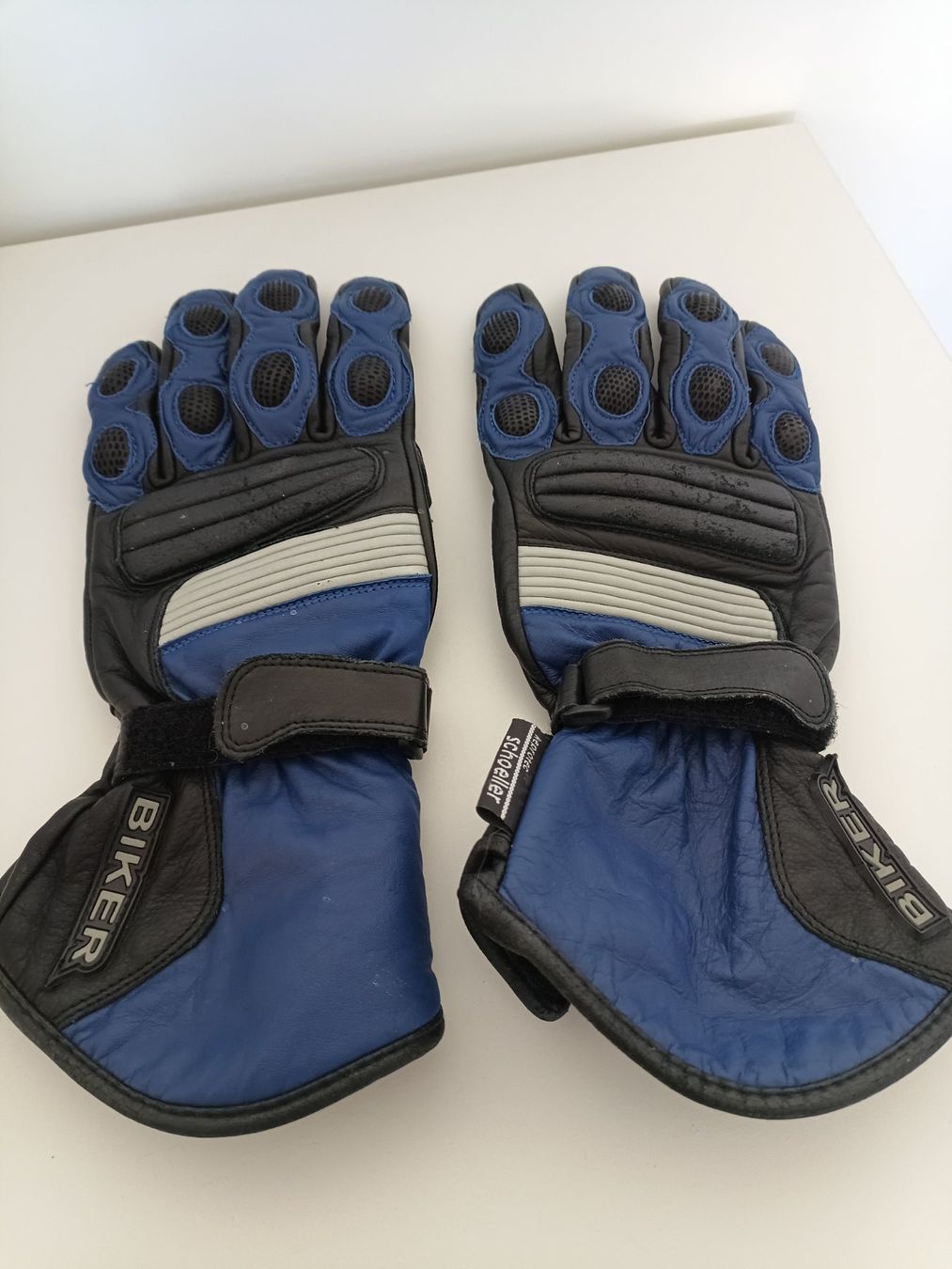 Guanti & manicotti: Tolle Motorrad Handschuhe Leder Grösse 6 – Usato da Finsterwald LU venduto da zabryna